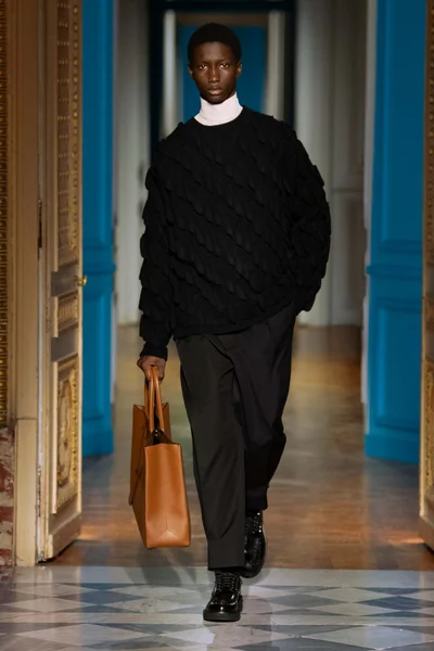 Look 14